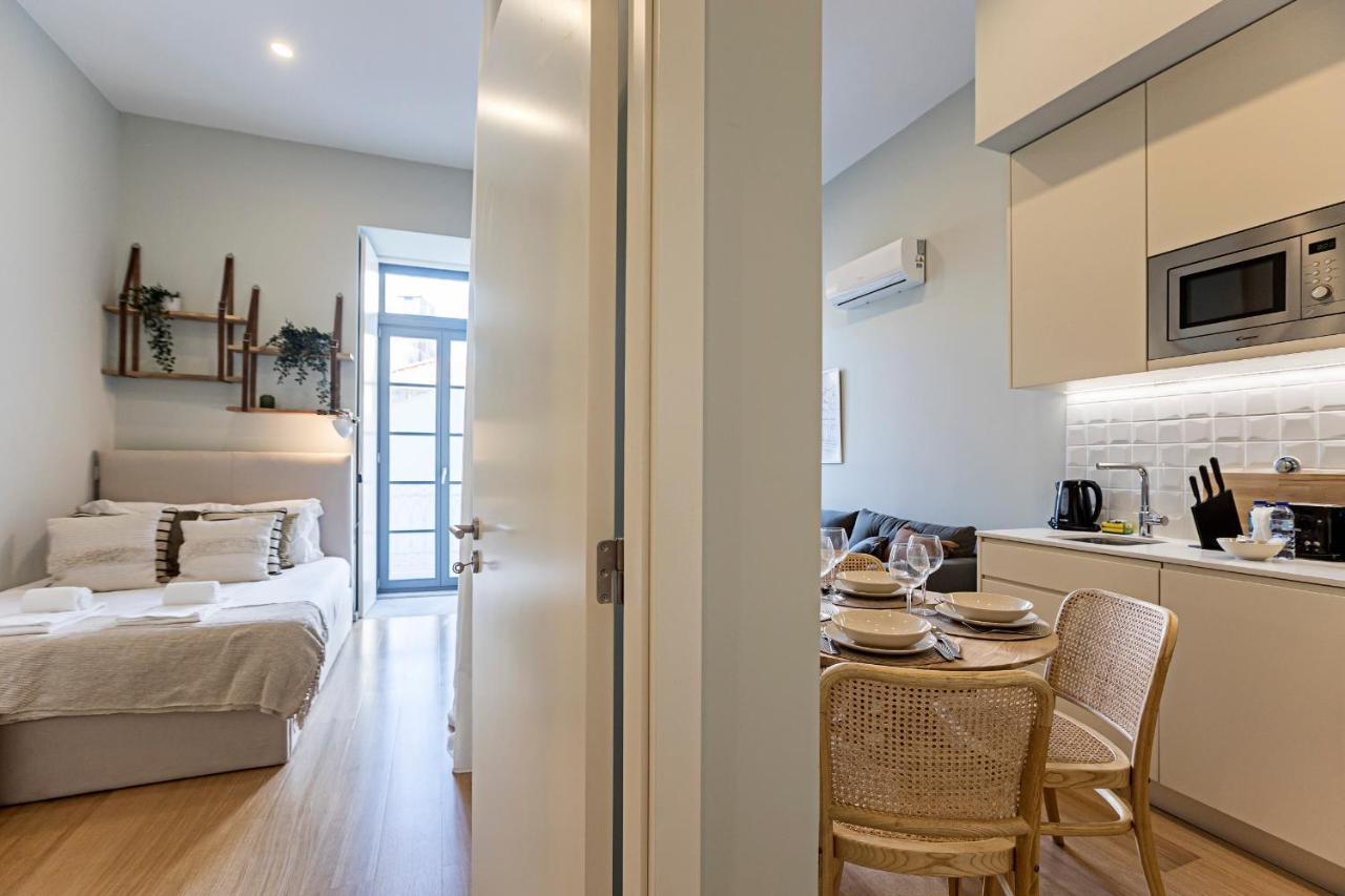 31 Janeiro 157 - Stylish 1Br W/ Ac & Balcony By Lovelystay Porto Luaran gambar