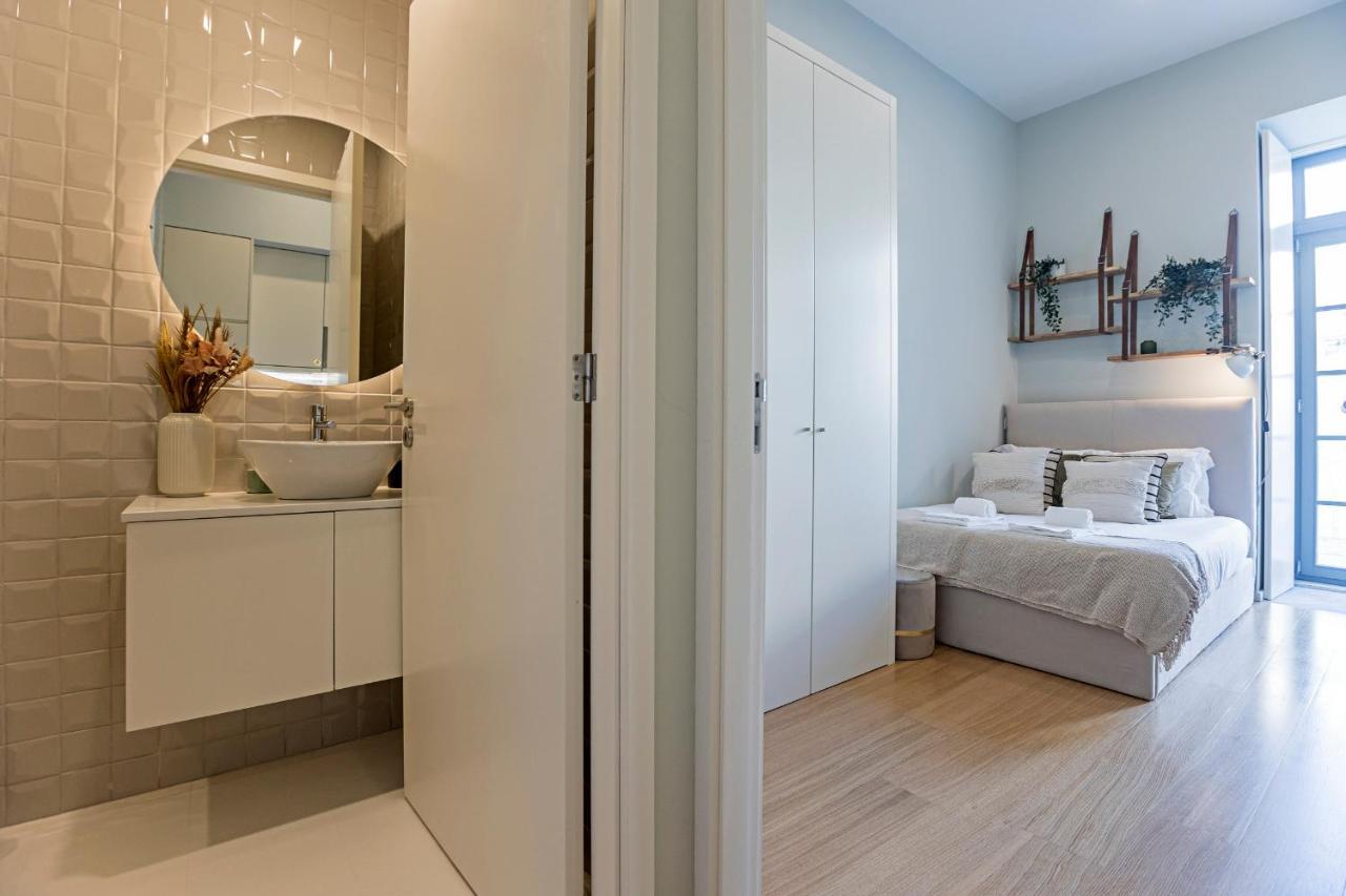 31 Janeiro 157 - Stylish 1Br W/ Ac & Balcony By Lovelystay Porto Luaran gambar