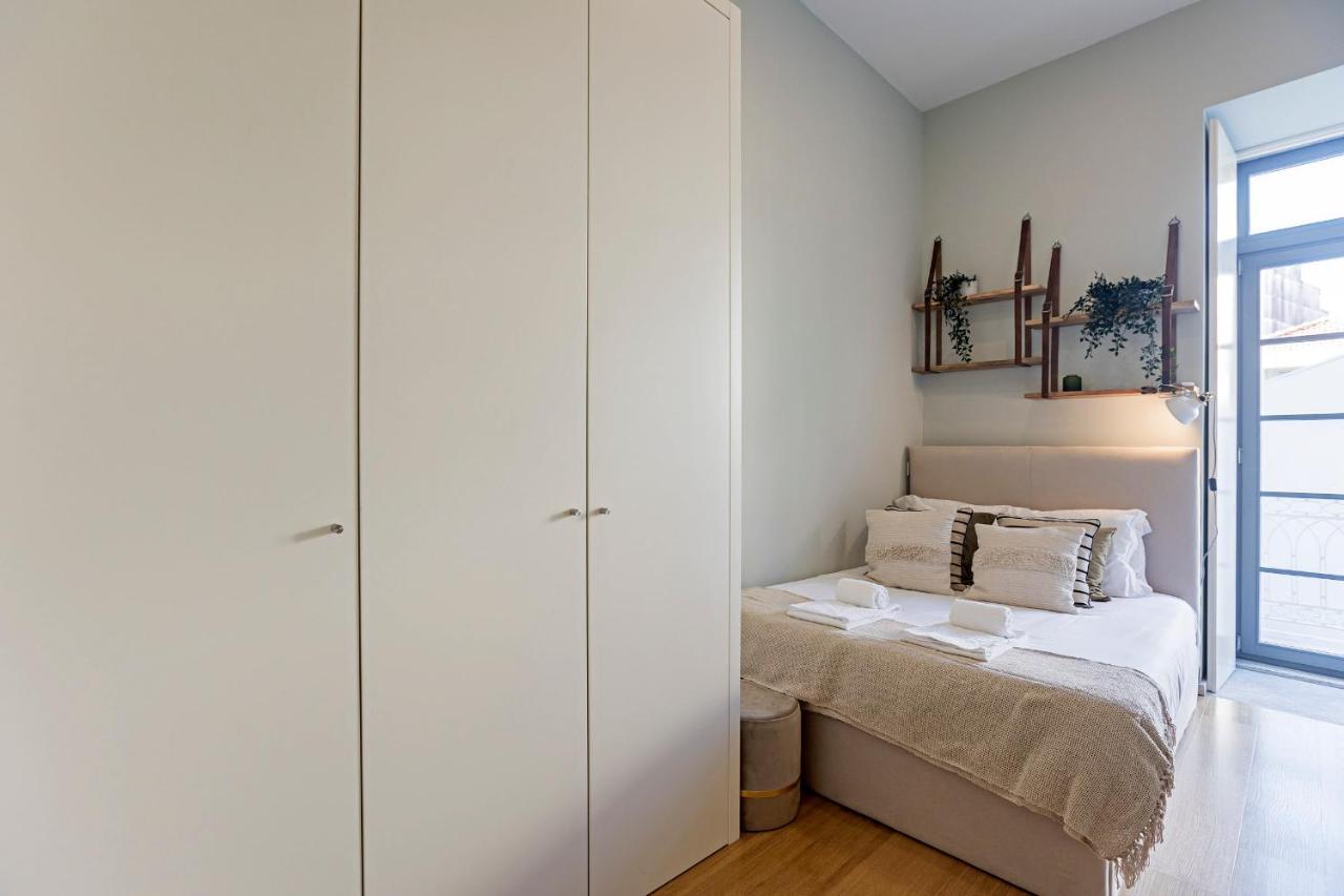31 Janeiro 157 - Stylish 1Br W/ Ac & Balcony By Lovelystay Porto Luaran gambar