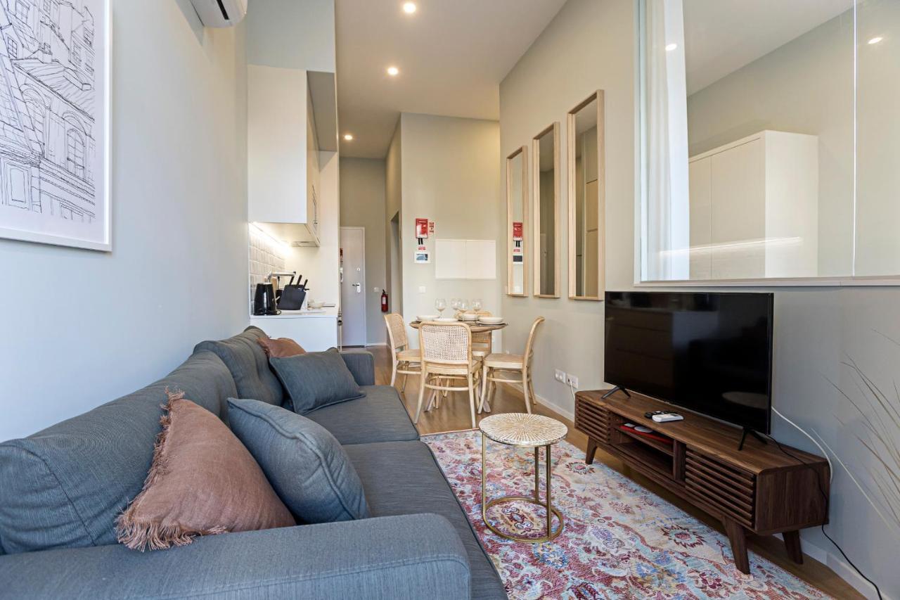 31 Janeiro 157 - Stylish 1Br W/ Ac & Balcony By Lovelystay Porto Luaran gambar