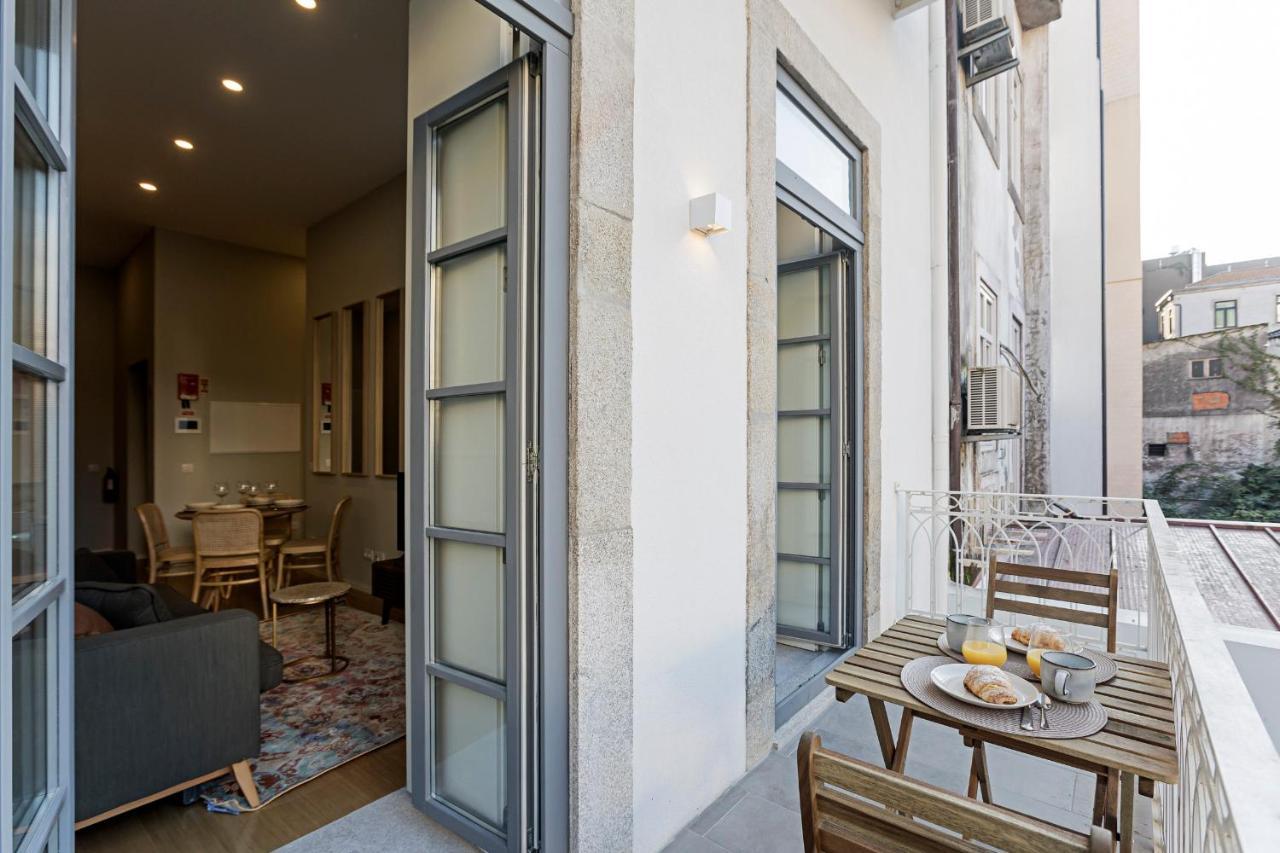 31 Janeiro 157 - Stylish 1Br W/ Ac & Balcony By Lovelystay Porto Luaran gambar